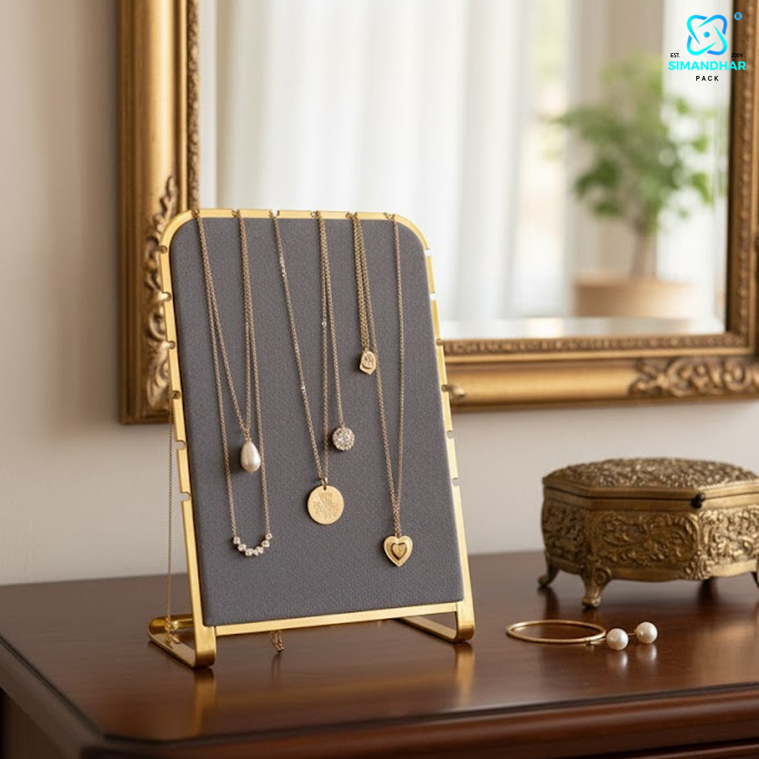 Luxury Velvet Chain Display Stand for Jewellery Showcase